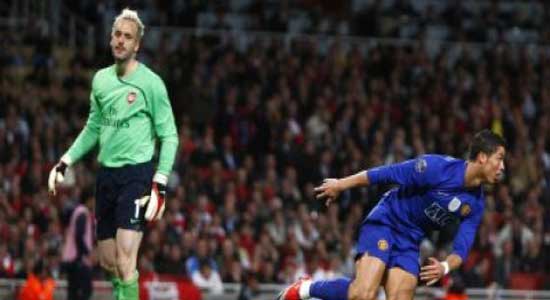 ผีแดงฟอร์มเทพถล่มปืนใหญ่คาบ้าน3-1