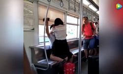 หญิงจีนคลั่ง ไล่กัดคนเลือดอาบ-แก้ผ้าล่อนจ้อนในรถไฟใต้ดิน หลังทะเลาะกับสามี