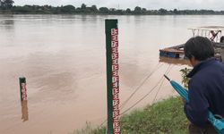 ฝนตก "น้ำโขงเชี่ยว" กระทบสัญจรทางเรือและชาวบ้านหาปลา