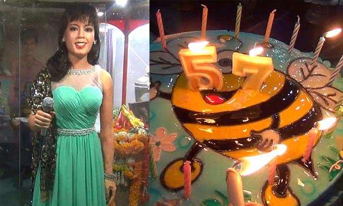 เป่าเค้กฉลองวันเกิด 57 ปี "พุ่มพวง ดวงจันทร์" ต่อหน้าอัฐิ-หุ่นขี้ผึ้ง ที่บ้านเรือนไทย