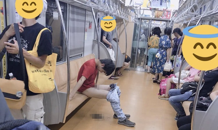 แค่เห็นกลิ่นก็ลอยมา หนุ่มญี่ปุ่นถอดกางเกง นั่ง “อึ” บนขบวนรถไฟใต้ดิน