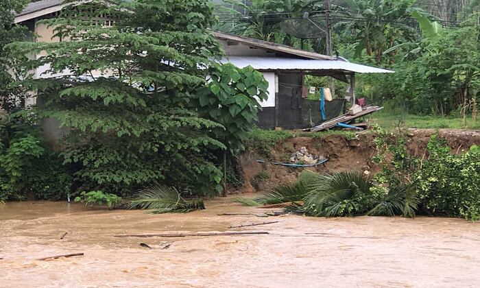 ฝนตกหนัก "คลองทับปริก" น้ำเซาะตลิ่ง ชาวบ้านผวาตลิ่งกุดใกล้ถึงหลังบ้าน!