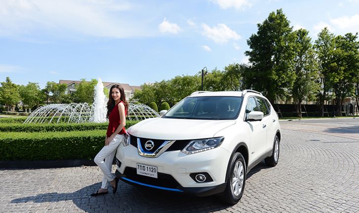 เพื่อนคู่ใจในการเดินทาง ที่มอบความสะดวกสบาย และปลอดภัยให้ลิซ่าเสมอ NISSAN X-TRAIL HYBRID