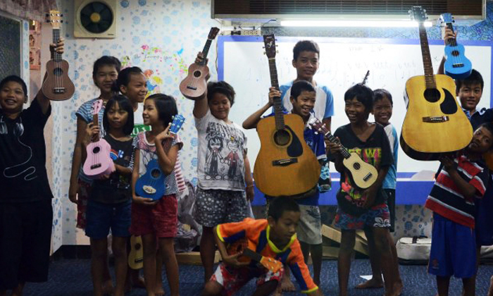 ดนตรีในสลัมให้ชีวิตใหม่เด็กไทย
