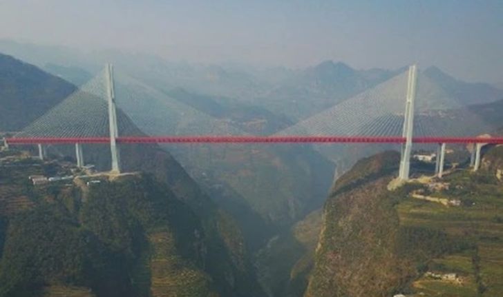 “สะพานเป่ยผานเจียง” คว้าสถิติสะพานที่สูงที่สุดในโลก 565.4 เมตร