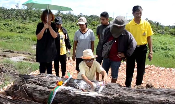 ขุดพบ "เรือตะเคียนทอง" อายุร่วม 200 ปี คอหวยแห่ขอเลขเด็ด