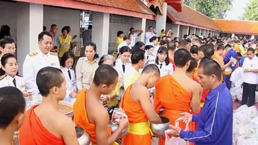 น้อมรำลึก “องค์ภูมิพล” พสกนิกร จ.พะเยา บำเพ็ญพระราชกุศลวันคล้ายสวรรคต ร.๙