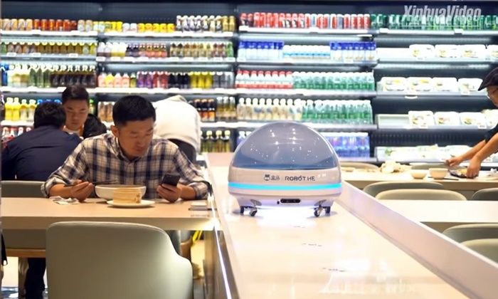 สุดล้ำ ภัตตาคารหุ่นยนต์ที่เซี่ยงไฮ้ เสิร์ฟอาหารถึงโต๊ะใน 40 วินาที