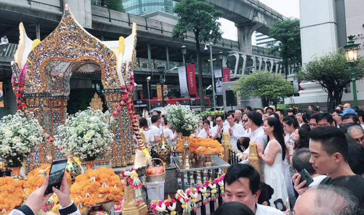 วันเกิดพระพรหมเอราวัณ ชาวไทย-ต่างชาติแห่ขอพรแน่นขนัด