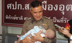 ห้าม “กำพร้า” ตำรวจมอบเด็ก 2 เดือนถูกทิ้งส่งคืนครอบครัว-เผยพ่อติดคุกเร่งตามหาแม่