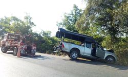 หวิดสลด-รถ 6 ล้อเสียหลักพุ่งชนท้ายรถรับส่งนักเรียนหนองบัวแดงเจ็บยกคัน