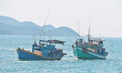 ทัพเรือฯ ส่งเรือรบจับ "เรือประมงเวียดนาม" 2 ลำ ลักลอบทำประมงในน่านน้ำไทย