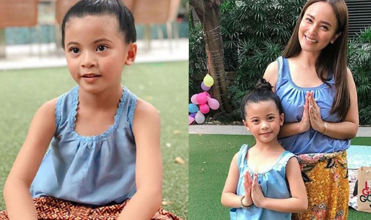 "น้องบีน่า" ลูกสาว "นานา-เวย์" สวยสะกดสายตา ใส่เสื้อคอกระเช้า งามเหมือนรูปปั้น