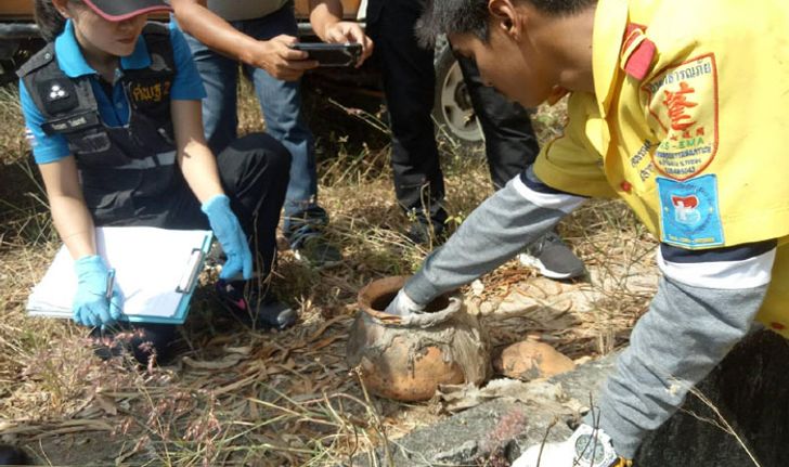 ผงะ! "พิสูจน์หลักฐาน" ลงพื้นที่ตรวจสอบศพทารกในสุสาน เจอ "หม้อสะกดวิญญาณ"