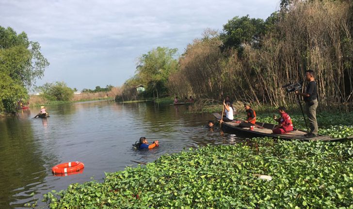 เมียสะอื้น เล่านาทีผัวพลัดตกจากเรือจมน้ำดับ ลูกชาย 9 ขวบดึงขาไม่ทัน