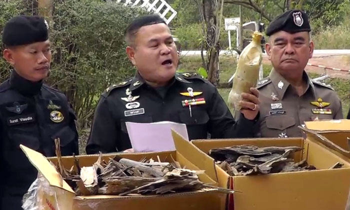 รวบ “หนุ่มไทยสาวลาว” ควบเก๋งท่าทีพิรุธ-ตรวจพบซุกไม้หอมมูลค่ากว่า 3 ล้าน