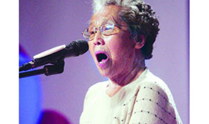 ฮือฮา! คุณยายชาวจีนเข้าประกวดร้องเพลงตามรอย ซูซาน บอยล์