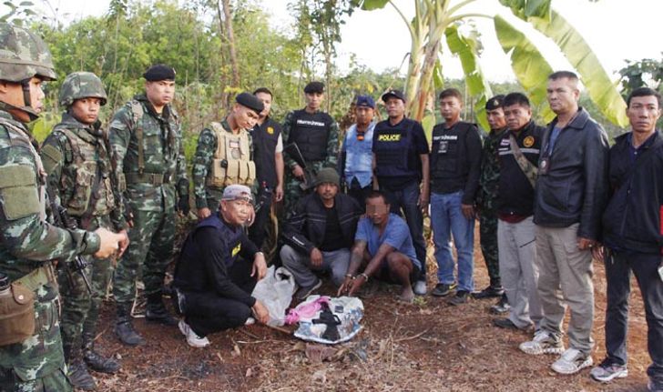 บุกจับอดีตทหารเกณฑ์ติดยางอมแงม-แถมย่องลักทรัพย์บ้านเรือนประชาชนซุกซ่อนฝังดิน