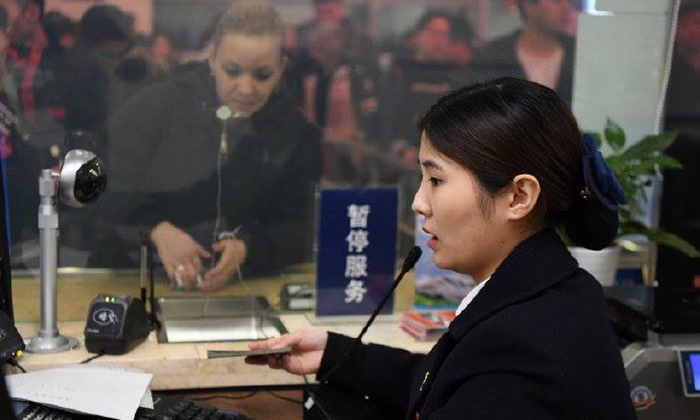 พูดได้ 4 ภาษา สาวลูกครึ่งจีน-ญี่ปุ่น “ล่ามมือหนึ่ง” แห่งสถานีรถไฟความเร็วสูงฉางซา