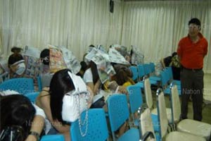 ปะ ฉะ ดะ จับหญิงบริการย่านถ.เพชรบุรี