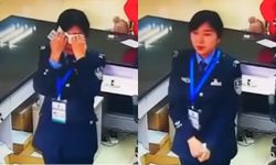 น่าเห็นใจ ตำรวจหญิงจีนแอบปาดน้ำตา ก่อนกลับไปยิ้มต่ออย่างรวดเร็ว