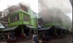 ไฟไหม้ตึกแถววอด 7 คูหา-ย่านตลาดสดเทศบาลนครนนทบุรี คาดเสียหายหลายล้าน