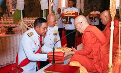 นายกรัฐมนตรีเป็นประธานในพิธีเสกน้ำพระพุทธมนต์ ณ พระวิหารหลวง วัดสุทัศนเทพวราราม