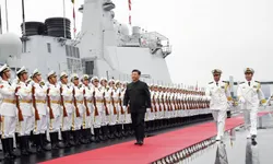 ฮึกเหิม “สี จิ้นผิง” ตรวจพล “พาเหรดกองทัพเรือ” ครบรอบ 70 ปี กองทัพเรือจีน