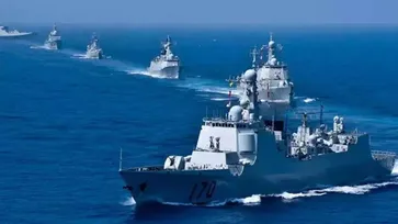 เผยศักยภาพ “กองเรือดำน้ำ” ในงานฉลองครบรอบ 70 ปี กองทัพเรือจีน