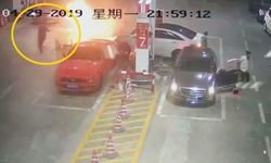 รถชนปั๊มน้ำมันในจีน พนักงานสติดี ดับไฟไหม้ในเวลา 30 วินาที