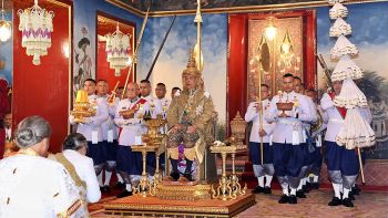 พระราชพิธีบรมราชาภิเษก: ในหลวงฉลองพระองค์  “ครุยมหาจักรี ร.9” สืบสานพระราชปณิธาน