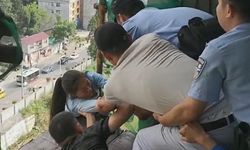 ตำรวจจีนร่วมสร้าง “โซ่มนุษย์” ช่วยชีวิตหญิงสาวกระโดดตึกฆ่าตัวตาย