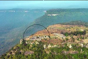 ฮุนเซนพร้อมรบยันไม่ถอนทหารแนวพระวิหาร