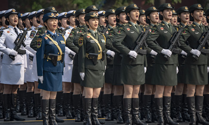 ครั้งแรกในประวัติศาสตร์! “พลตรีหญิง” นำกองทหารร่วมขบวนสวนสนามวันชาติจีน