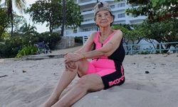อายุเป็นเพียงตัวเลข "คุณยายมารศรี" กับชุดว่ายน้ำสีชมพูสดใสในวัย 98 ปี