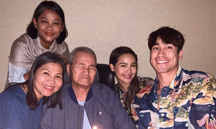 อบอุ่นหัวใจ “ณเดชน์” พา “ญาญ่า” ร่วมฉลองวันเกิดคุณพ่อ