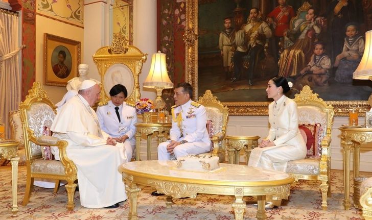 สมเด็จพระสันตะปาปาฟรังซิส เข้าเฝ้าฯ ในหลวง-ราชินี ณ พระที่นั่งอัมพรสถาน