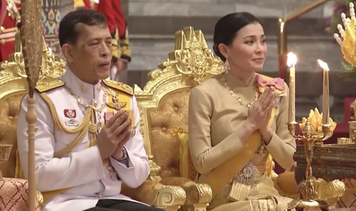 ในหลวง-ราชินี เสด็จฯ บำเพ็ญพระราชกุศลวันคล้ายวันพระบรมราชสมภพ รัชกาลที่ 9