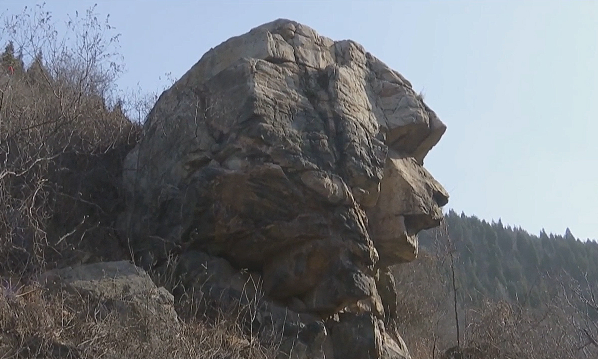 ฮือฮา! จีนพบหินคล้าย “มหาสฟิงซ์” คาดเก่าแก่กว่า 2 พันล้านปี (มีคลิป)