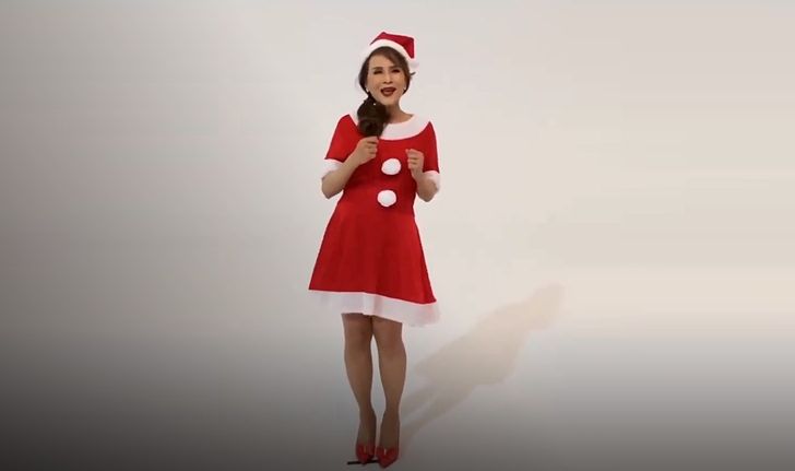 ทูลกระหม่อมหญิงฯ ทรงขับร้อง-เต้นเพลง "Jingle Bell Rock" เนื่องในวันคริสต์มาส