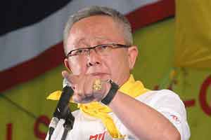 ตร.ยึดรถกระบะต้องสงสัยคดียิง สนธิลิ้ม