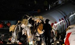 เครื่องบินตุรกีพุ่งไถลหลุดรันเวย์จนหักออกเป็น 3 ท่อน มีผู้เสียชีวิต 1 ราย บาดเจ็บ 157