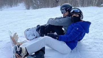 "อั้ม-ไฮโซพก" ควงคู่เล่นสกีที่ญี่ปุ่น แฟนๆ แซวหวานหนักจนน่าอิจฉา