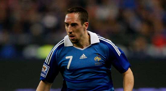 สื่อกระทิงตีข่าวชุดขาวได้ริเบรี่ซีซั่นหน้า