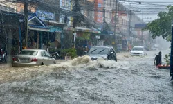 ทะเลน้ำจืดเมืองพัทยา หลังพายุฤดูร้อนทำฝนตกกระหน่ำกว่า 1 ชั่วโมง