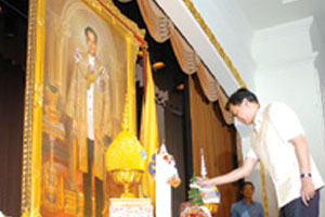 9ในดวงใจ นายอภิสิทธิ์ เวชชาชีวะ นายกรัฐมนตรี 