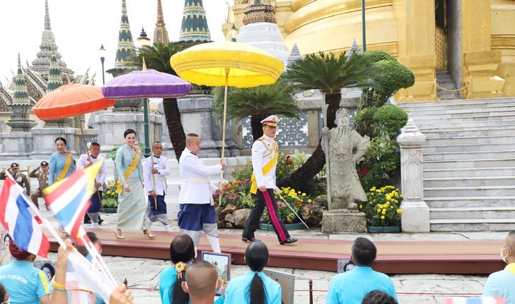 ในหลวง-พระราชินี เสด็จฯ ทรงบำเพ็ญพระราชกุศลวันเฉลิมพระชนมพรรษา พระพันปีหลวง