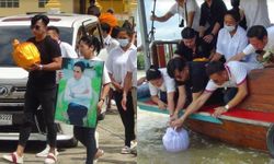 ลอยอังคาร "โรเบิร์ต สายควัน" กลางแม่น้ำบางปะกง ครอบครัว-พี่น้องตลกส่งครั้งสุดท้าย