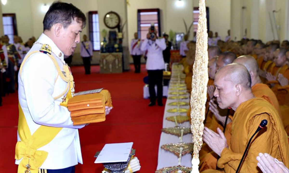 ในหลวง-พระราชินี ถวายผ้าพระกฐิน พุทธศักราช 2563 ณ วัดบวรนิเวศวิหาร-วัดมหาธาตุ