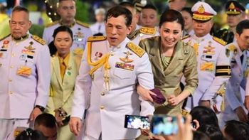 ในหลวงพระราชทานโฉนดที่ดิน แก่สองมหาวิทยาลัย มูลค่าเกือบหนึ่งหมื่นล้านบาท